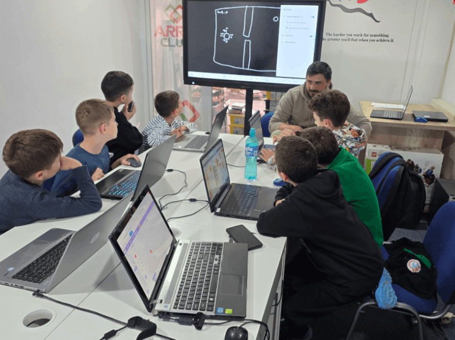 Cursuri de informatica si programare ARRA CLUB Pitesti