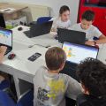 De ce continuitatea este cel mai important lucru pe care îl poți oferi unui copil care învață programare?