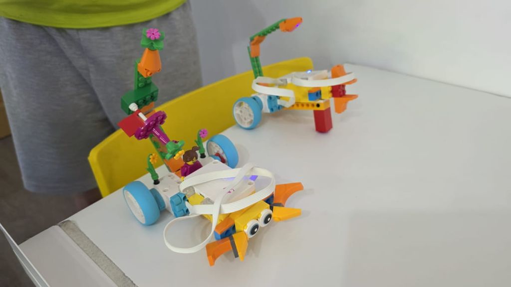 Incrieri copii la cursuri de robotica LEGO