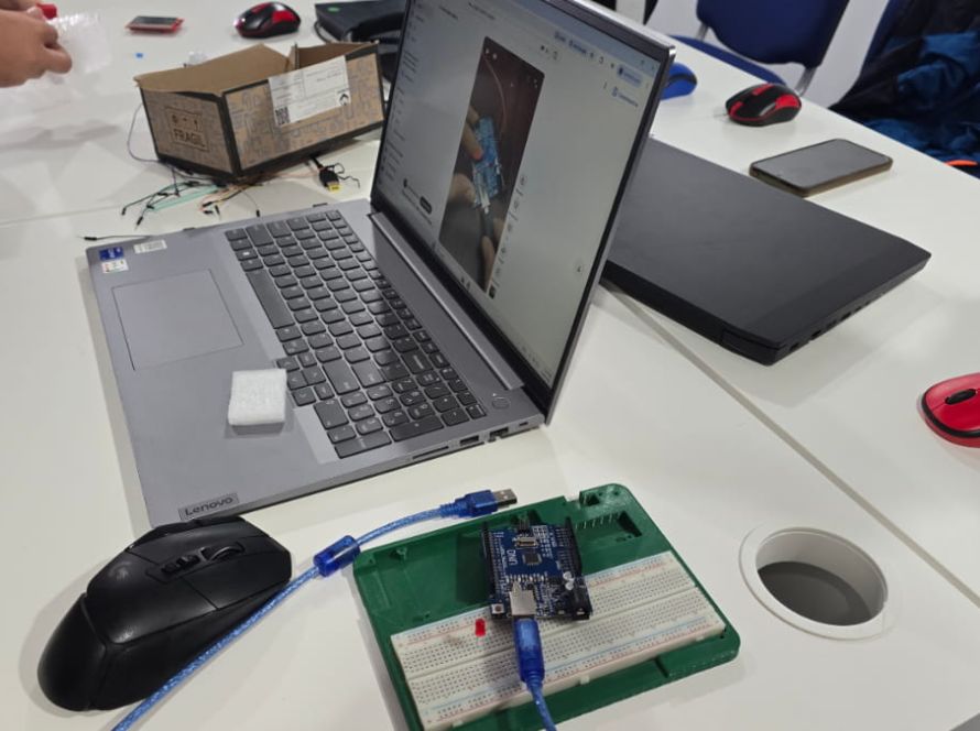 Arduino si C++ la programare la ARRA CLUB